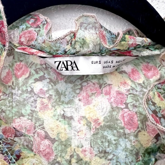 Zara Floral Sheer with floral design Blouse small - Picture 3 of 10
